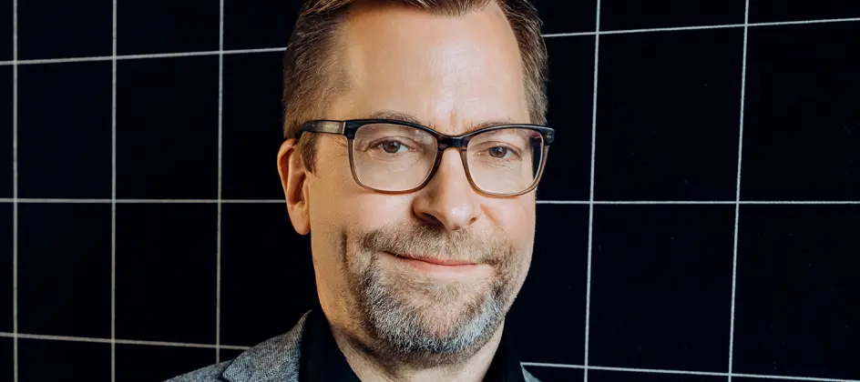 Serviceplan Public Affairs holt Daniel Holefleisch und treibt den Ausbau in Brüssel weiter voran